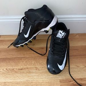 Nike football cleats - mens size 9. Worn once